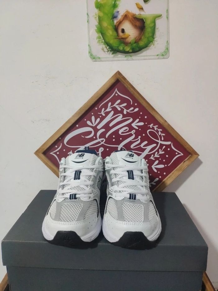 Neuves New balance Taille 43 - photo numéro 3