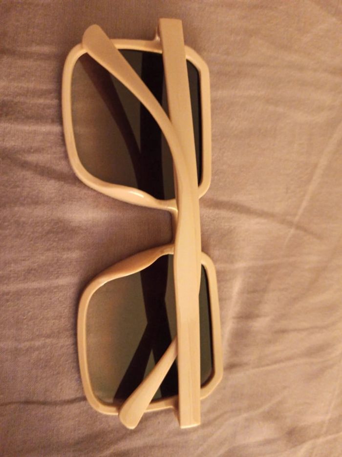 Lunette de soleil rose - photo numéro 3