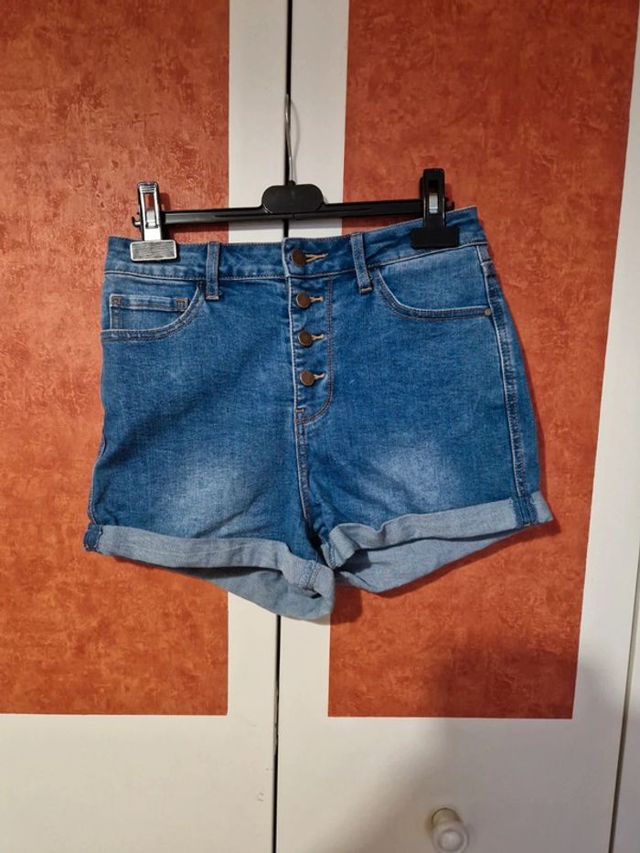 Short jeans