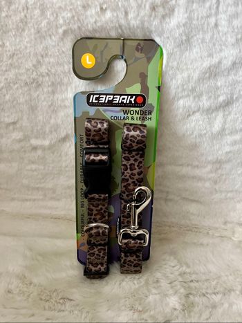 Collier + laisse pour chien imprimé leopard Taille L  Dimensions : Collier : longueur 40 cm a 62 cm, largeur 2,5 cm Laisse : longueur 1m80, largeur 2,5 cm