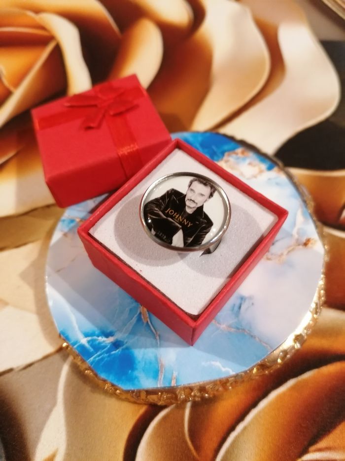 Bague johnny hallyday - photo numéro 2