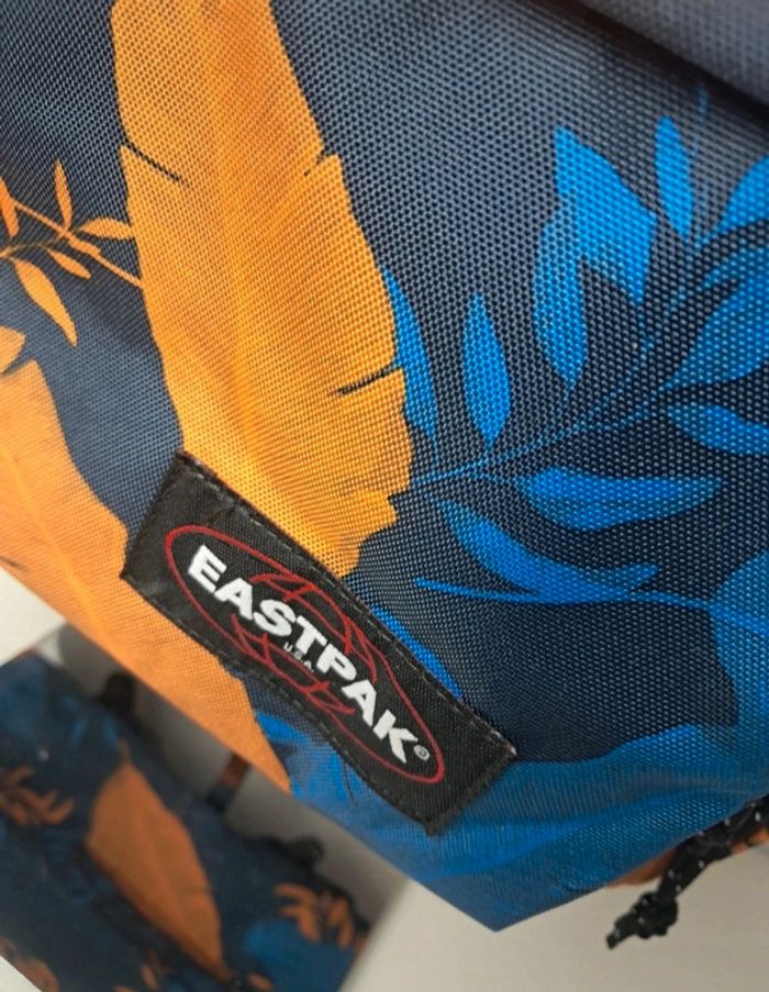 Eastpak sac à dos scolaire rangement ordinateur neuf - photo numéro 3