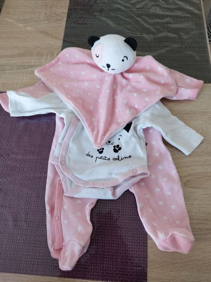 Pyjama et body - photo numéro 6