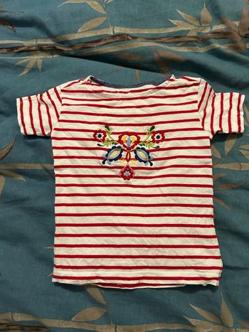Tee shirt rayé blanc et rouge à fleurs 4 ans