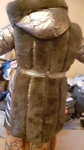 MANTEAU  CHIC TOUT FOURRÉ BONNE QUALITÉ 