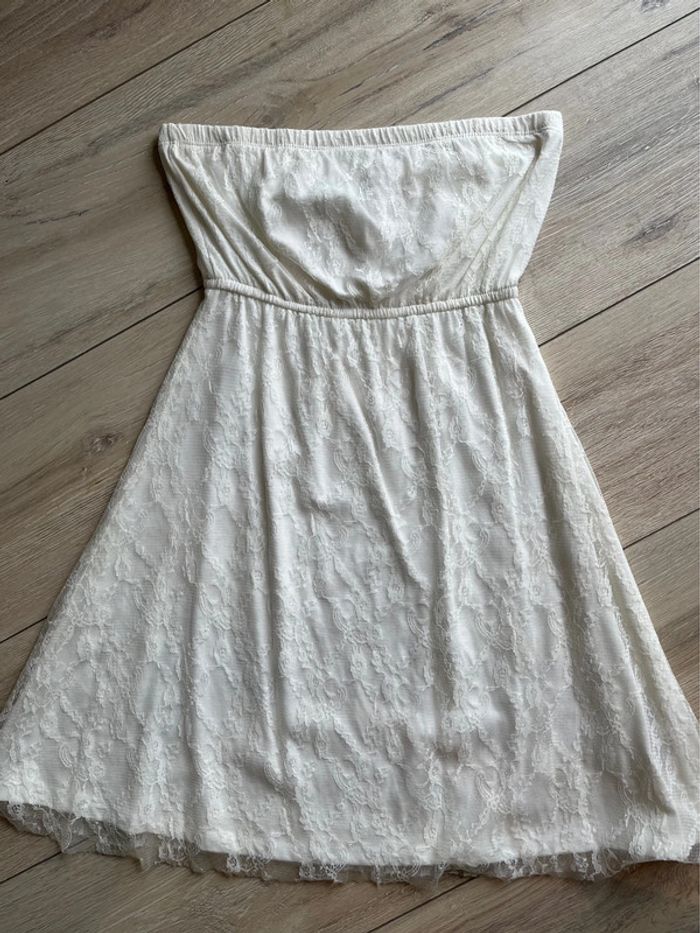 Robe bustier dentelle