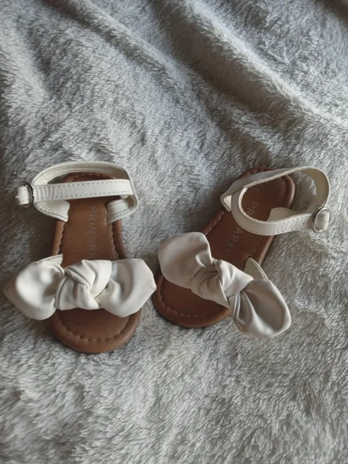 Sandale petite fille noeuds