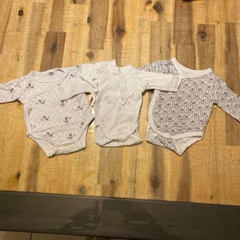 Lot de 3 bodies taille 0