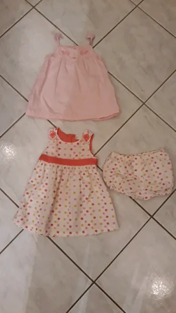 Lot de 2 robes en 12 mois