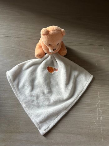 Doudou plat ours orange mouchoir blanc Baby nat