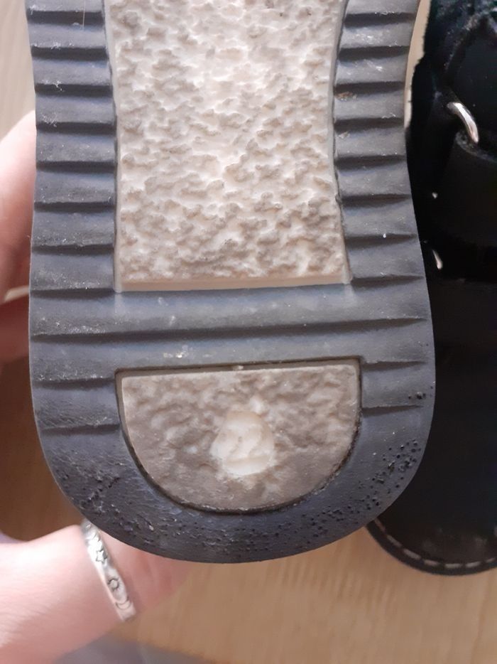 Chaussures montante pointure 22 - photo numéro 4