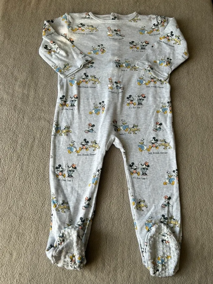 Lots de 4 pyjama neuf sans étiquette - photo numéro 2