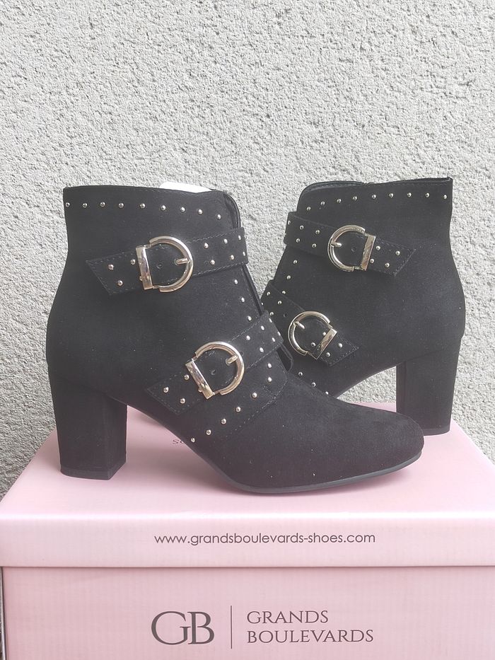 Bottines à strass noir effet daim – Taille 37 – Neuves avec étiquettes - photo numéro 2