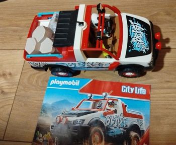 Véhicule city life playmobil