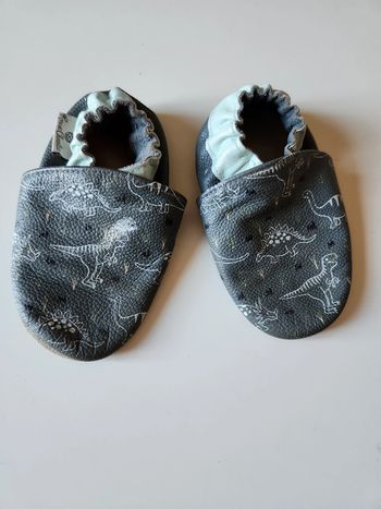 Chaussons en cuir dinosaures