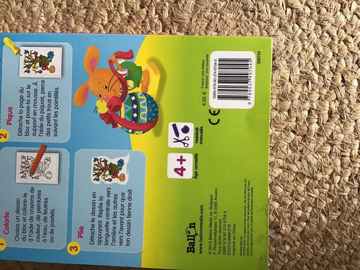 Livre coloriage et bloc à piquer Pâques colorie pique et plie - photo numéro 9