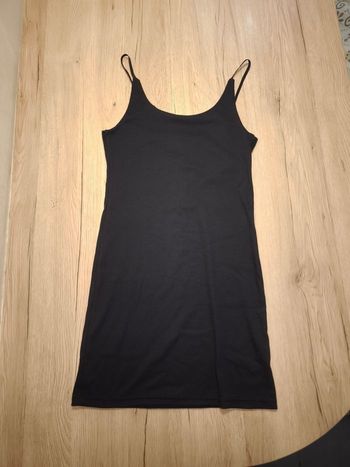 Robe moulante courte fine bretelles 38