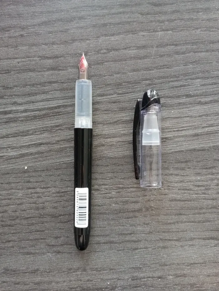 Stylo plume noir - photo numéro 2