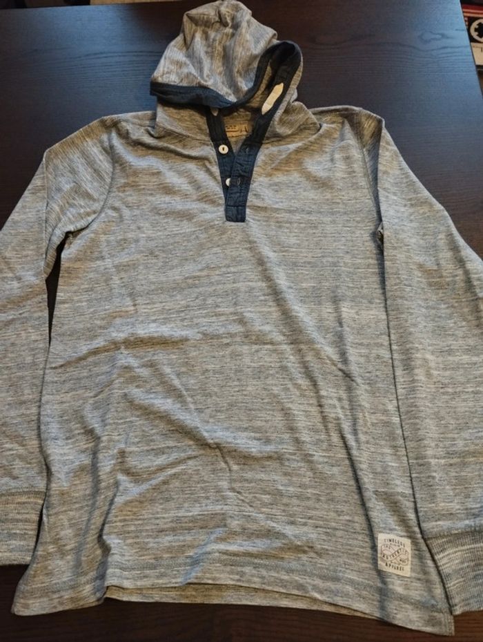 T shirt à capuche, taille 12/14 ans