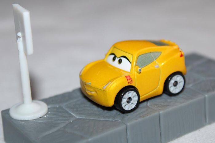 Disney Pixar lot voiture minature film "cars" - photo numéro 10