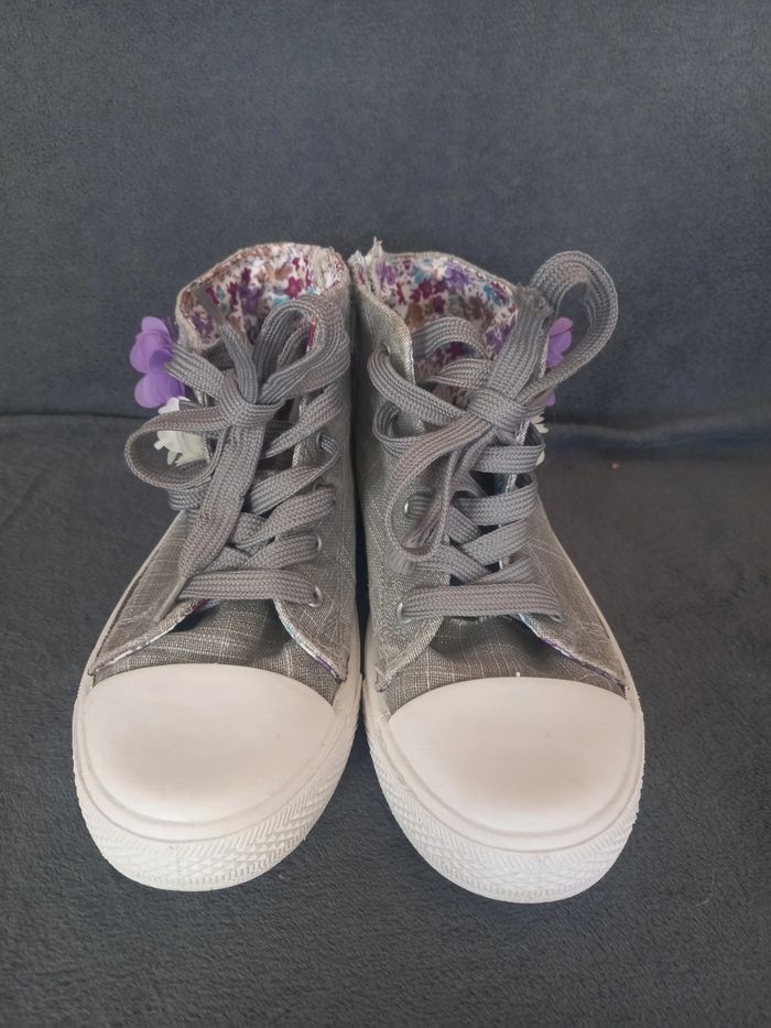 Chaussure fille style converse Taille 34 fleuri - photo numéro 5