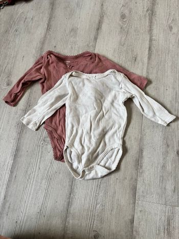 Lot de 2 bodies 9mois