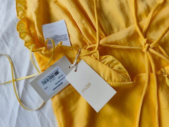 Robe satiné jaune maje neuve - photo numéro 7