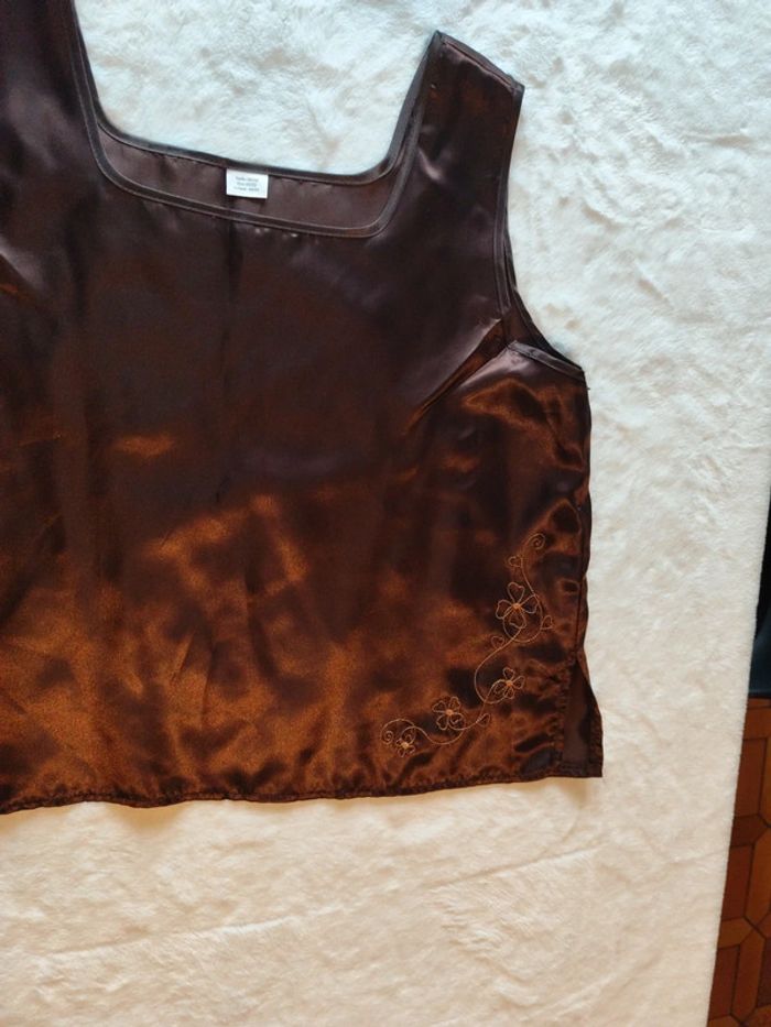 Débardeur femme en soi couleur marron avec motif fleur design taille 50/52 - photo numéro 3