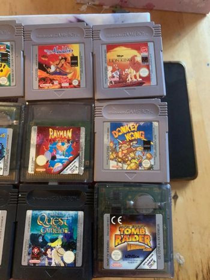 Game Boy SP + jeux Game Boy colors - photo numéro 2