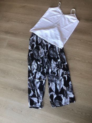 Top blanc et pantalon léger été 