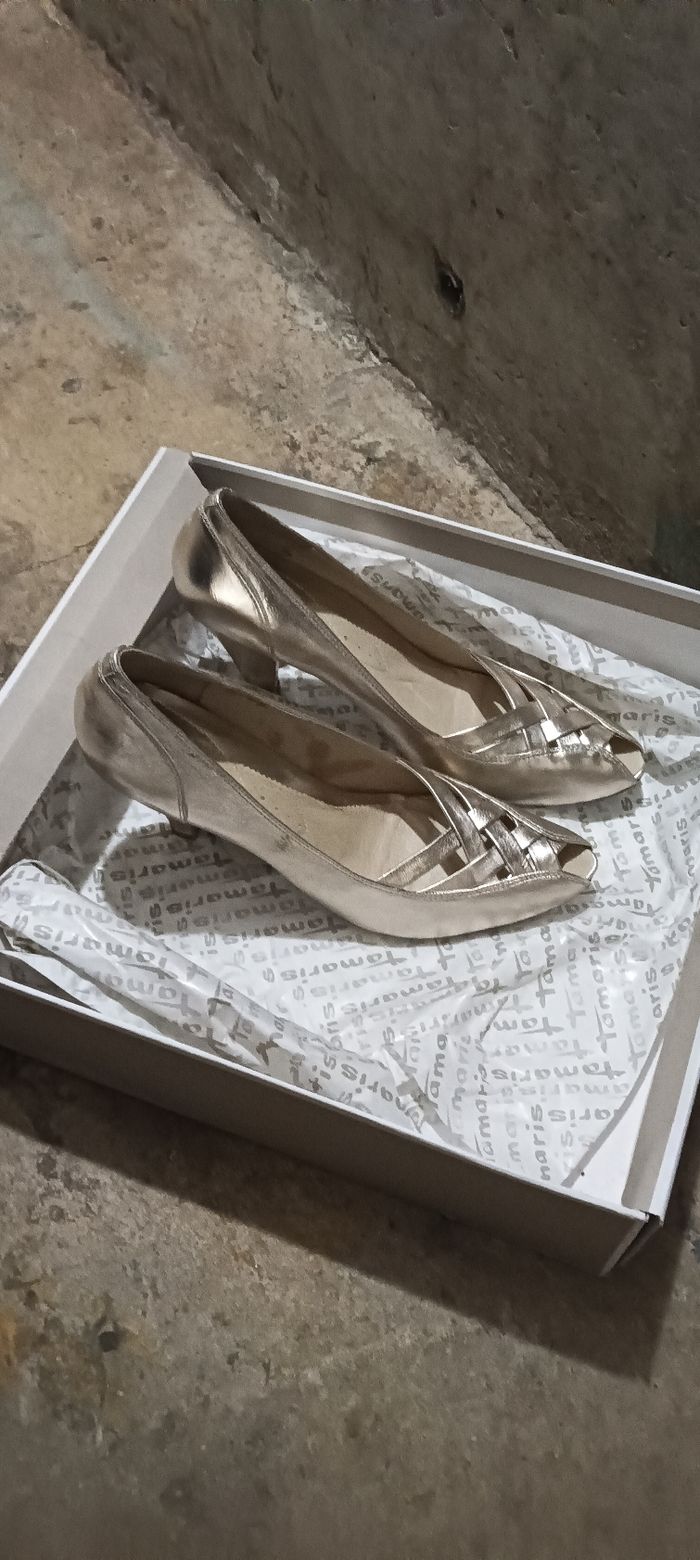 Chaussures neuves - photo numéro 2