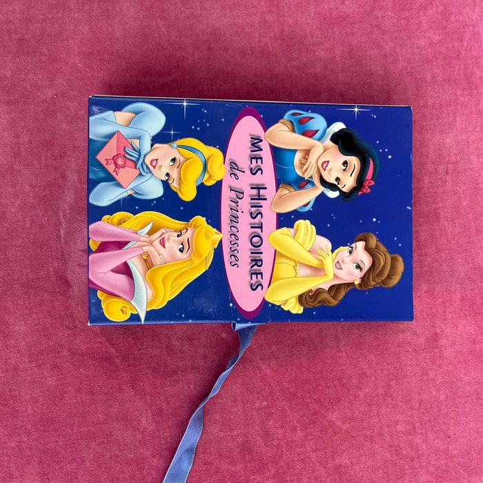 4 livres de  Disney  princesse  avec le coffret . - photo numéro 7
