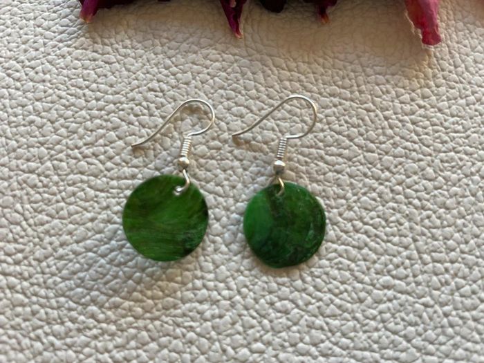 Boucles d’oreilles nacre vert