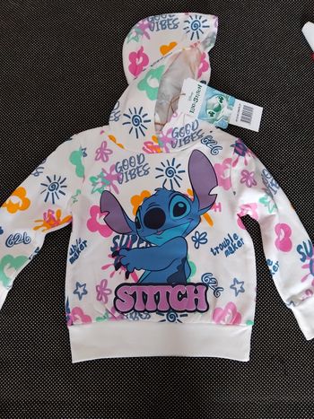 Sweat capuche fille Stitch Disney neuf taille 3 ans