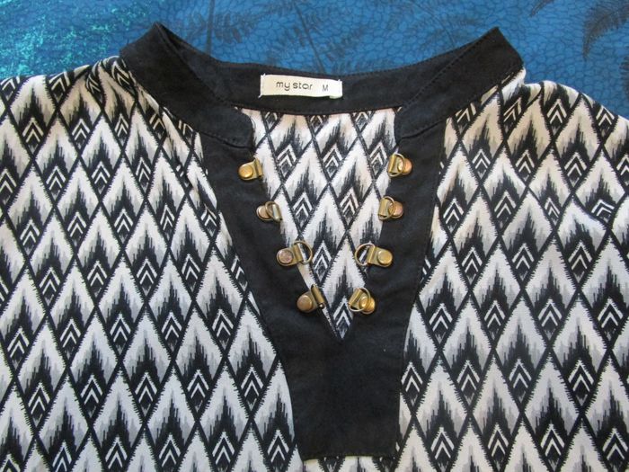 T-shirt pour femme haut manche longue Top noir et blanc col V Taille M (F616) - photo numéro 4