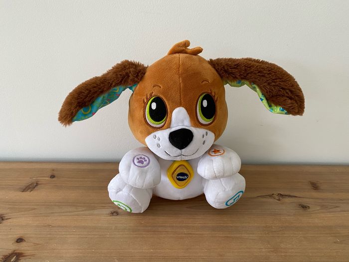 Peluche interactive toutou parle avec moi Vtech