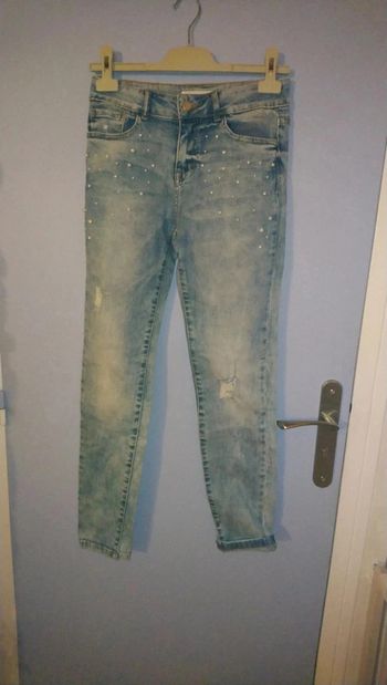 Superbe jeans à perles cache cache taille 36 aspect used comme neuf