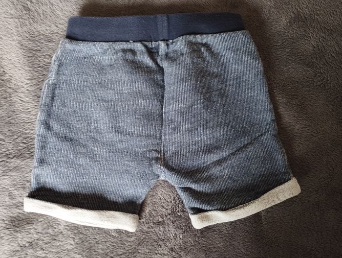 Short + T-shirt 24 mois 🐋 - photo numéro 6