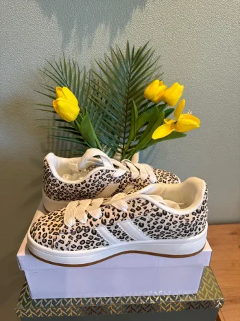 Très jolies sneakers léopard femme petit 38
