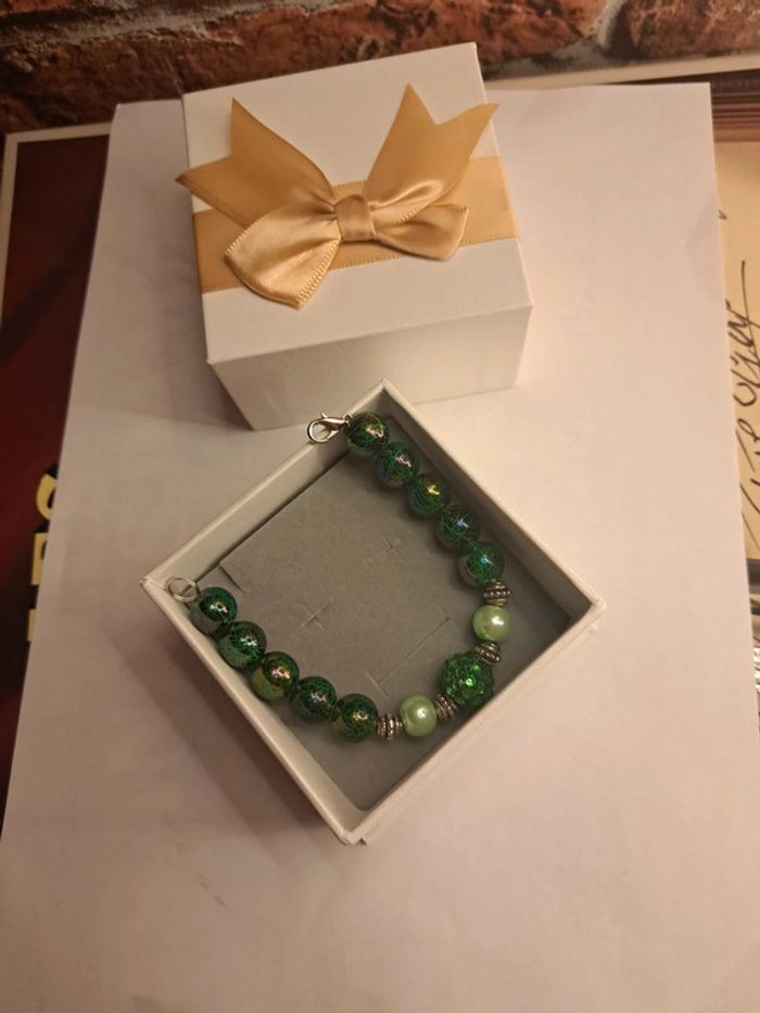 Bracelet vert et argenté Chic