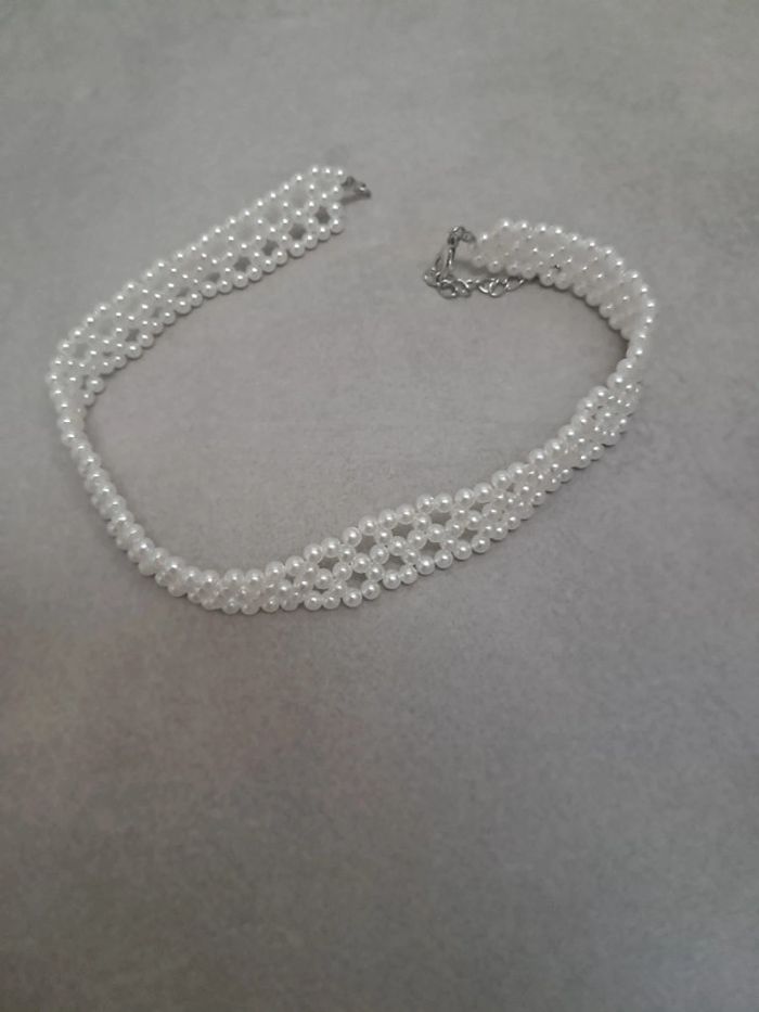 Collier perle ras de cou