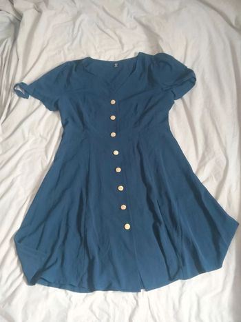 Robe avec bouton