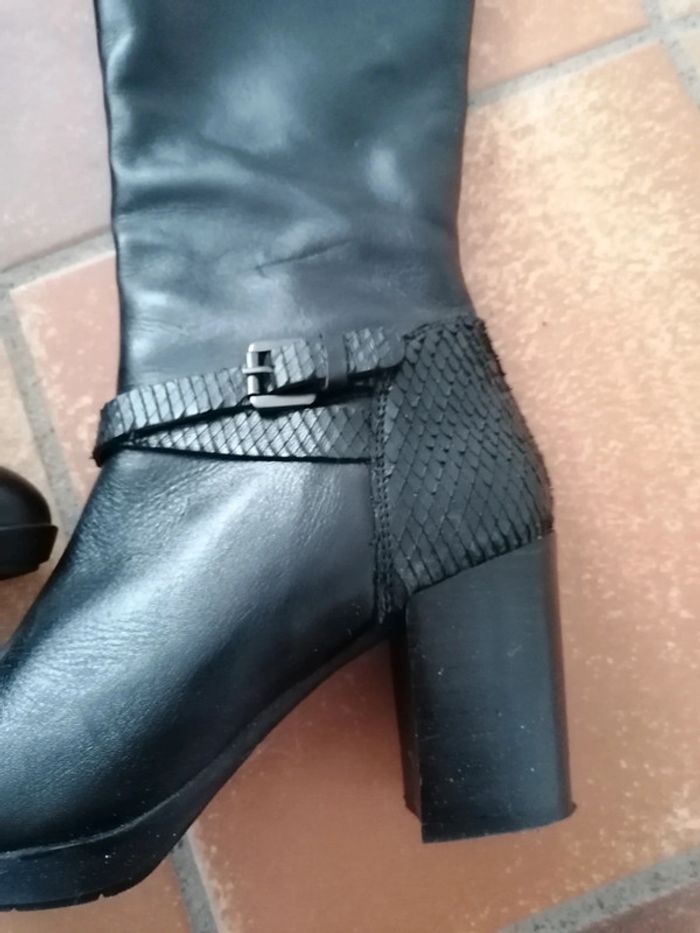 Bottes noires simili cuir grand talon - photo numéro 3