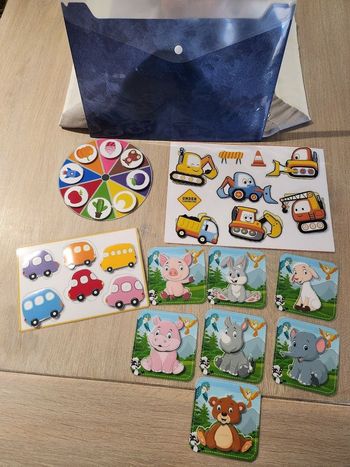 Jeux plastifiés et scratchés façon montessori