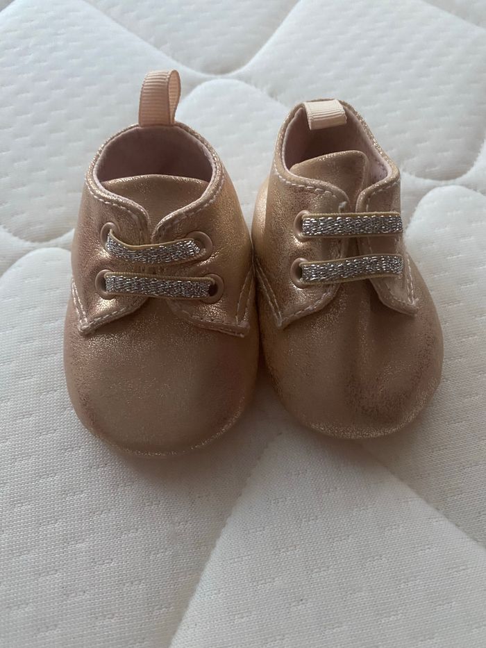 Chaussure pour bébé fille