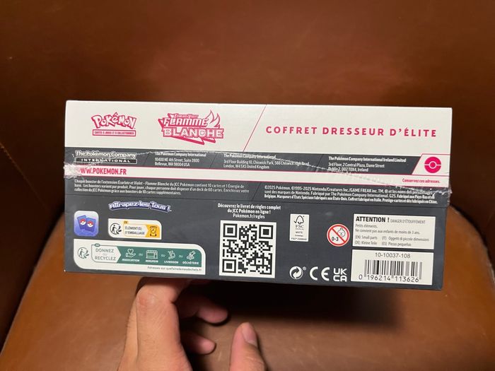 Pokémon - ETB Flamme Blanche EV 10.5 - photo numéro 4