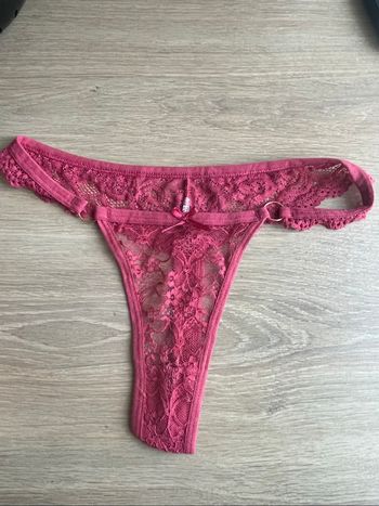 String bordeaux
