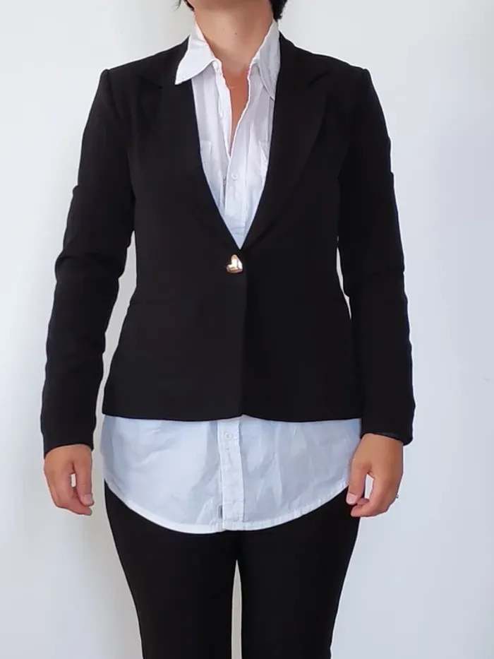 Veste tailleur noire cintrée ONLY taille 36 – bouton doré - photo numéro 2