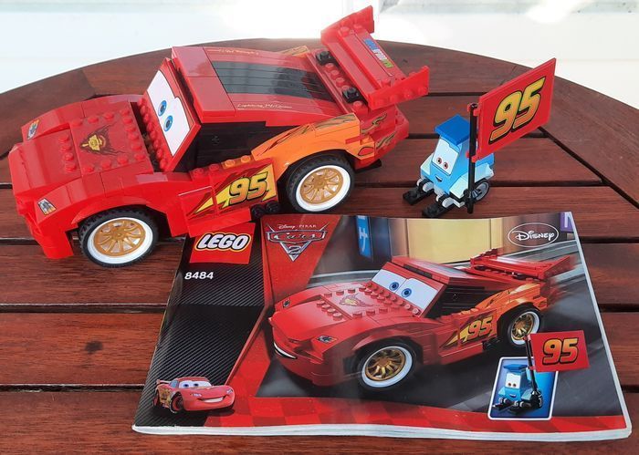 Lego 8484 Flash McQueen - photo numéro 1