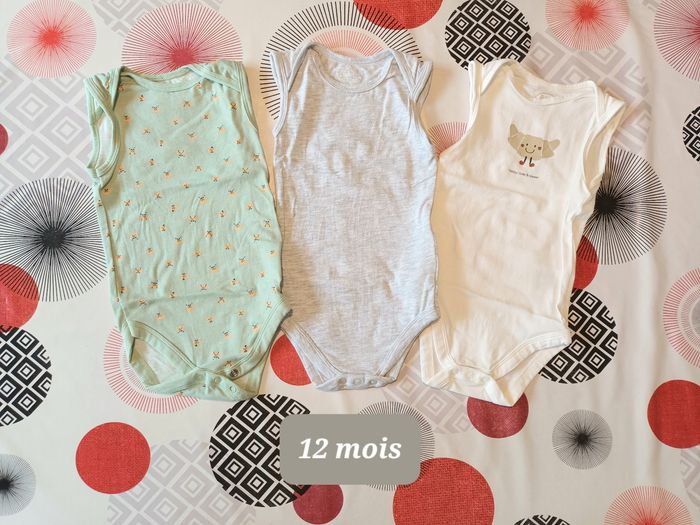Lot 3 bodies débardeur 👦 taille 12 mois comme neuf - photo numéro 2